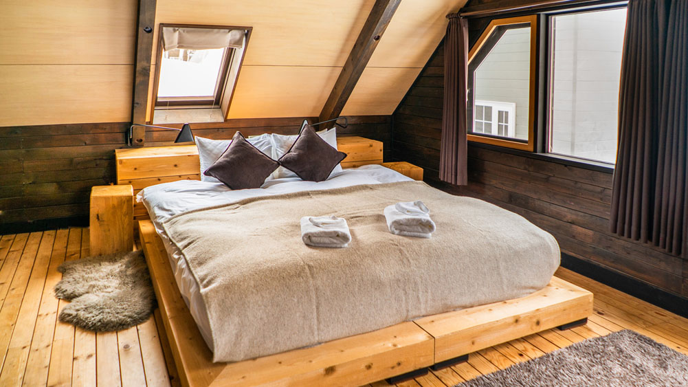 Momiji Lodge - Master Bedroom 2 and Skylight Windows